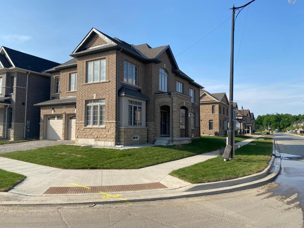 537 Veterans Dr Brampton On L7A 0C4 Exterior foto