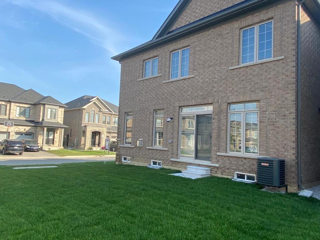537 Veterans Dr Brampton On L7A 0C4 Exterior foto